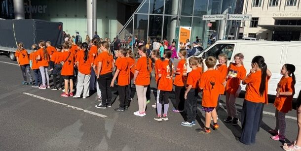 31 Kolibris laufen den Mini-Marathon